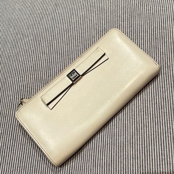 Kate Spade wallet - Picture 1 of 9